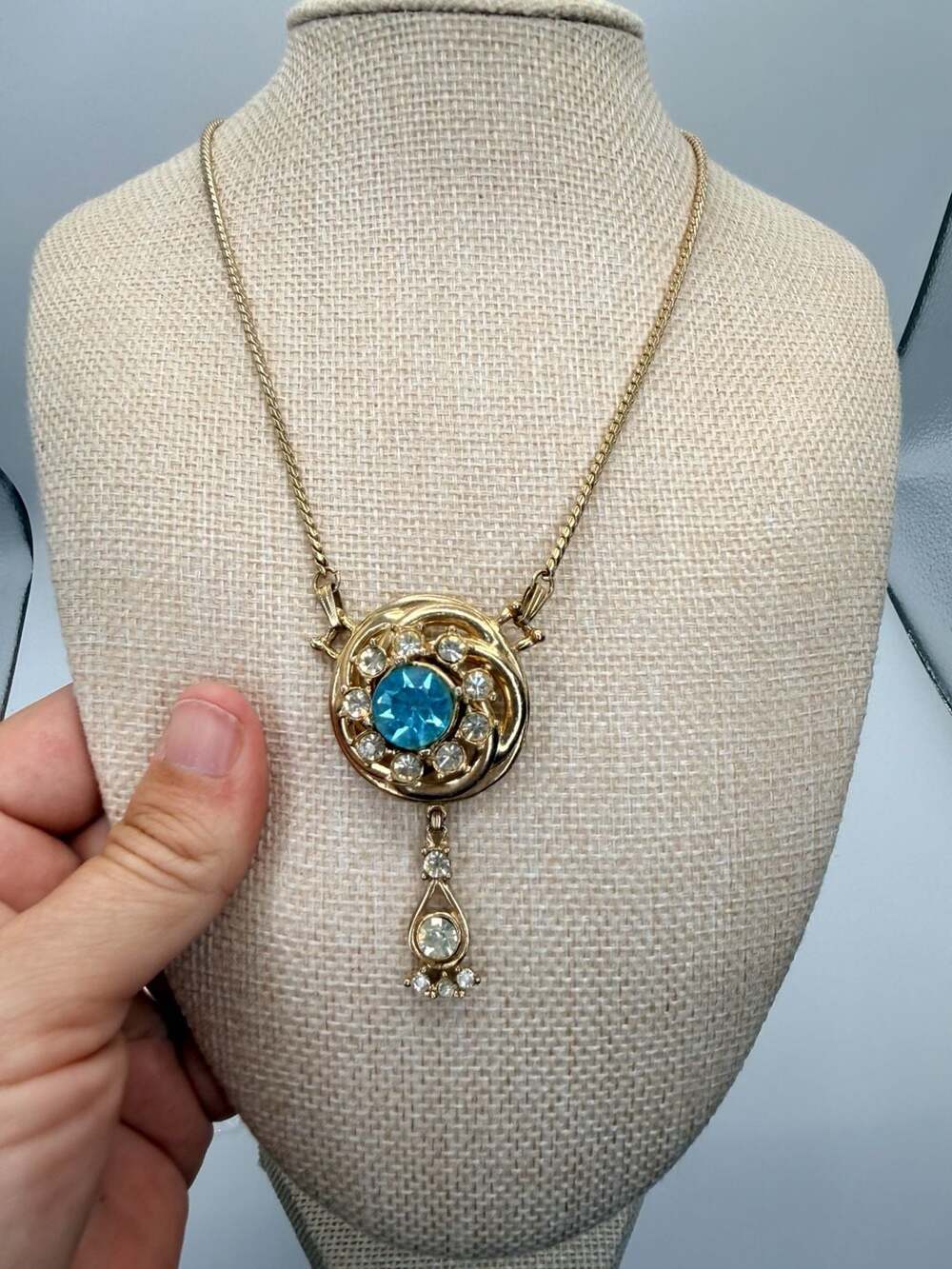 Vintage Gold Tone Blue Rhinestone Necklace Brooch 14 Inch